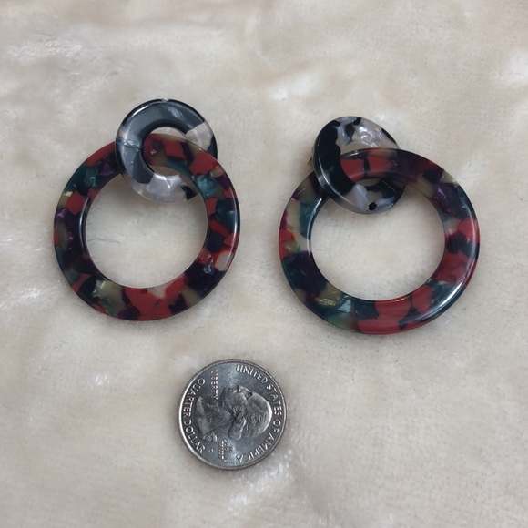 Ambiance Acrylic Hoop Earrings - Picture 4 of 4